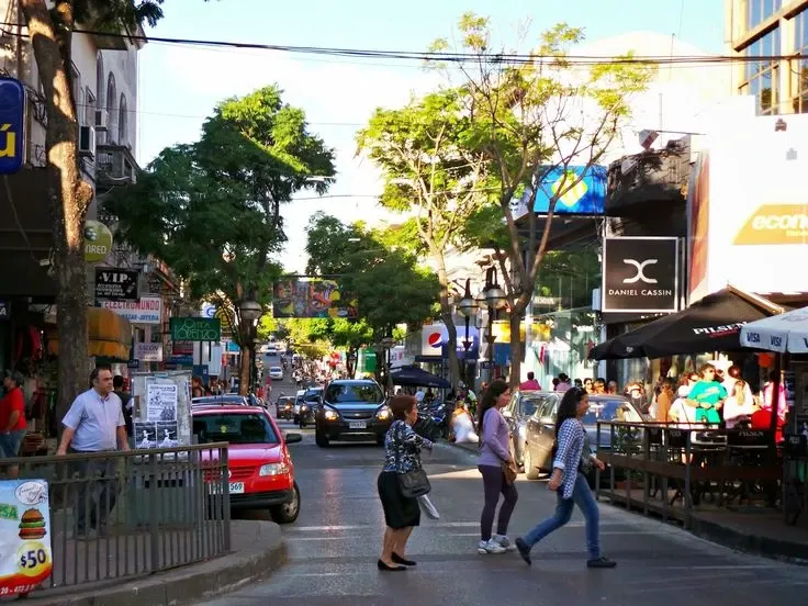 Falta de controles en Salto afecta al comercio formal frente al avance del Bagashopping
