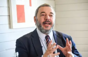 Diputado Olmos reivindicado por sector de Bergara tras denuncia por acoso a Martina Casás
