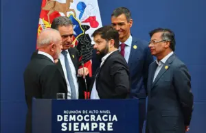 Tras reunión de gabinete Yamandú Orsi defendió principio de no intervención extranjera