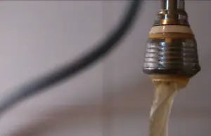 Turbiedad y mal olor afectan la calidad del agua de OSE metropolitana