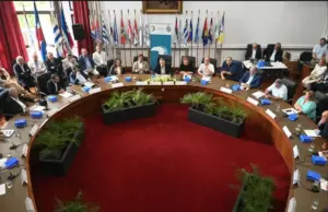 Acuerdo entre jefes comunales: vuelven a atar multas al pago de la patente