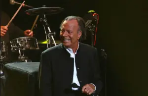 Dos extrabajadoras presentan graves denuncias contra Julio Iglesias por presunta agresión sexual