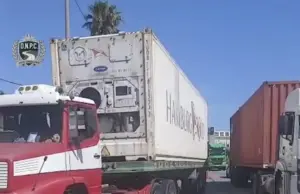Un grave accidente en la Rambla dejó a una joven motociclista con fracturas