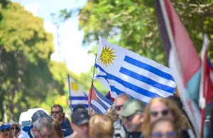 Marcha por Cuba en Uruguay: la caravana que nadie notó