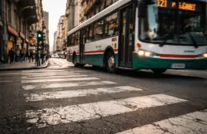 Errores de diseño en semáforos afectan la Seguridad vial en la capital
