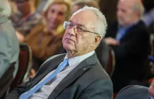 Mario Lubetkin enfrenta acusaciones de «vender humo» en el FA