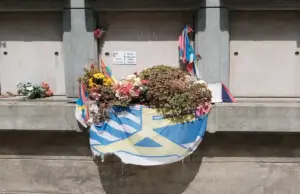 El olvido final: la tumba de Tabaré Vázquez en ruinas desnuda la desidia de sus herederos