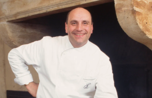 Chef francés que dio vida a ‘Ratatouille’ será objeto de un tratamiento biográfico en su trayectoria culinaria