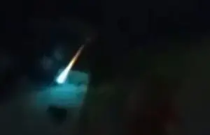 ¡UNA BOLA DE FUEGO ILUMINA EL CIELO! El fenómeno sorprende a miles y se vuelve viral