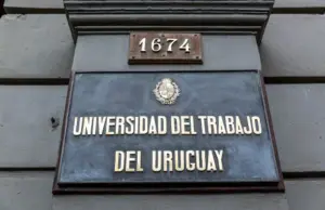 Terror en la UTU de Carmelo: sicarios en moto amenazan con balear el centro