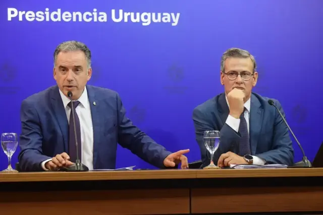 yamandu orsi y jorge diaz conferencia prensa torre ejecutiva el 13 febrero 2026 anunciar la rescision del contrato cardama pj