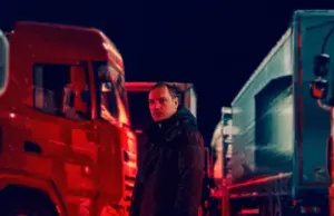 Crítica de ‘Meat and Fuel’: un romance conmovedor entre camioneros que desafía estereotipos y expectativas