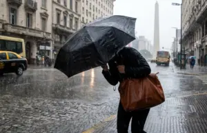 Madrugada de pánico en Buenos Aires: alerta naranja por tormentas severas, granizo y un tornado en Las Flores