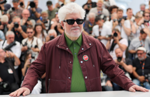 Pedro Almodóvar en Cannes critica la sumisión de Europa ante Trump