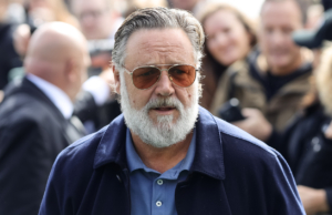 Russell Crowe justifica su áspero cruce con un fan: «¿Cuál es tu problema?»