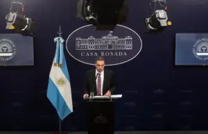 Bajo la lupa de Comodoro Py: Adorni acelera su declaración jurada cercado por las sospechas de enriquecimiento ilícito