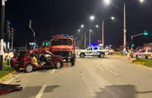 Accidente en ruta Interbalnearia: camión de Bomberos chocó contra un auto y hay dos heridos graves