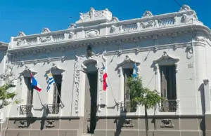 La Junta de Salto rompe el silencio y exige reconocimiento para el virólogo uruguayo