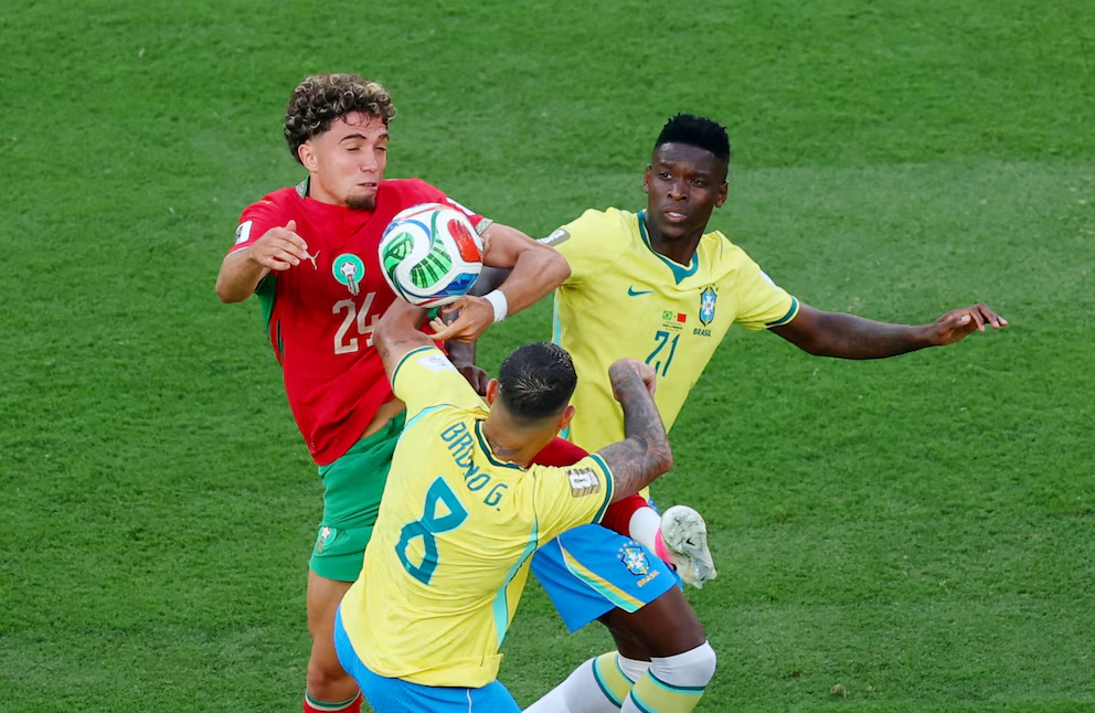 La lucha de Neil El Aynaoui contra Luiz Henrique y Bruno Guimaraes (Crédito: REUTERS/Mike Segar)