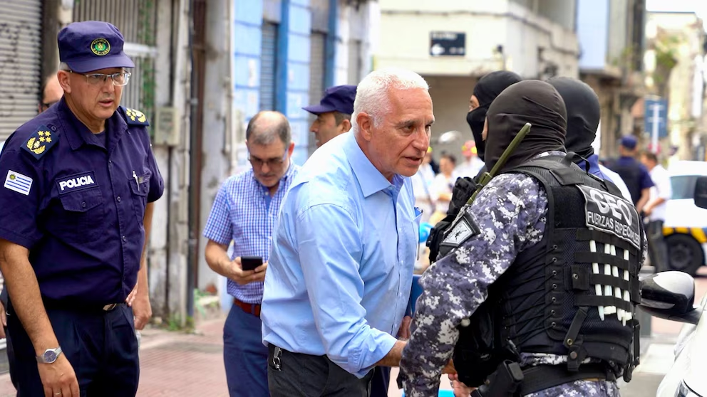 El ministro del Interior, Carlos Negro, durante el operativo que frustró el intento de robo a un banco (Ministerio del Interior)