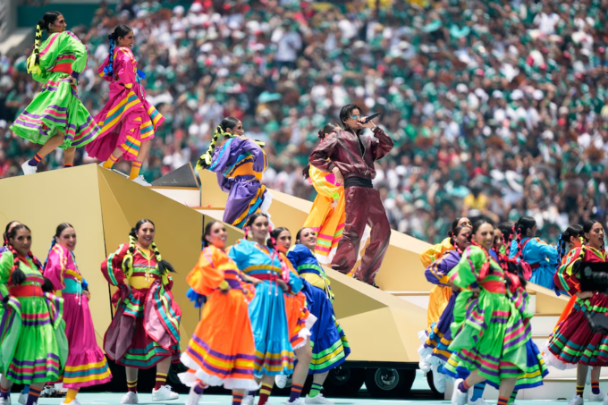 El Estadio Azteca con las gradas llenas antes del inicio de la ceremonia inaugural del Mundial 2026.
