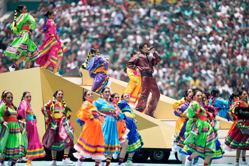 El Estadio Azteca con las gradas llenas antes del inicio de la ceremonia inaugural del Mundial 2026.