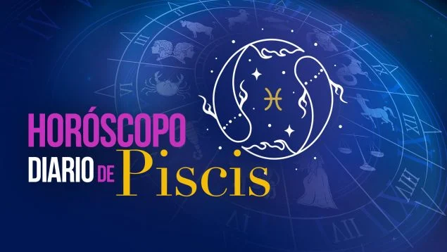 Persona trabajando con concentración en una oficina moderna.