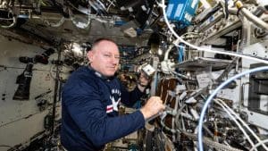 NASA y SpaceX envían misión al espacio para rescatar astronautas atrapados