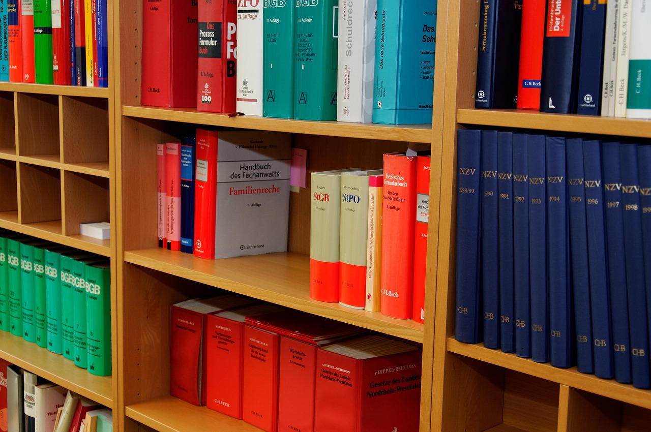 abogacia uruguaya en evolucion: abogados con expedientes digitales, audiencias virtuales y protección de datos