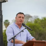 Carlos Albisu durante una actividad oficial en la Intendencia de Salto, tras conocerse que el 66% de los salteños aprueba su gestión según una encuesta de Opción Consultores.