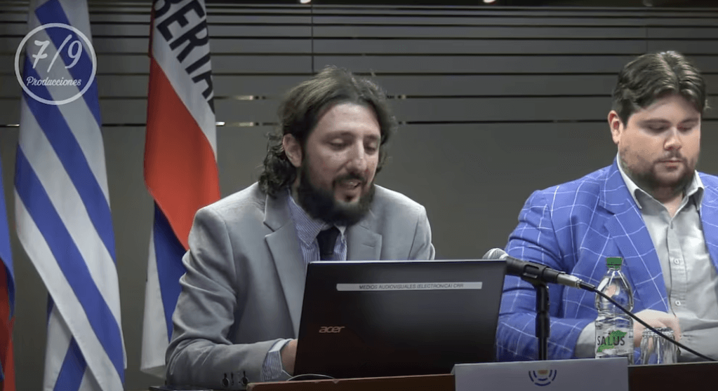 Pablo Laurta en conferencia parlamentaria como vocero de Varones Unidos, antes del triple crimen en Córdoba.