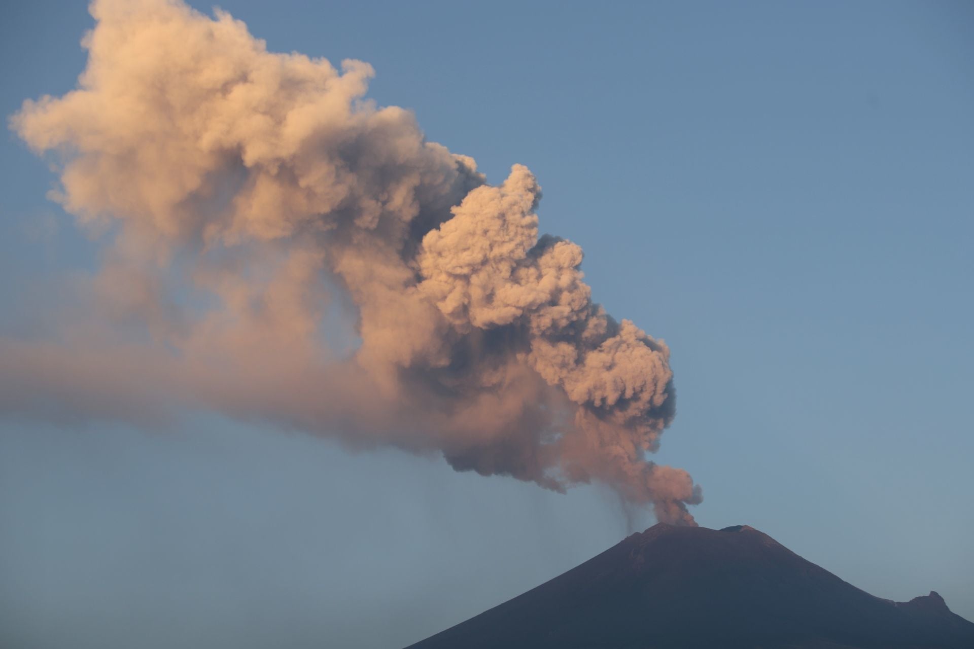 Informe del Popocatépetl: 11 exhalaciones registradas el 24 de octubre 1 NBTSUNNDKRDKLAK622OFEMPKDA