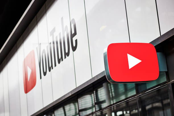 Gráfico de Downdetector con picos de reportes por YouTube caído