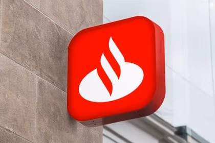 Banco Central Europeo aumenta los requisitos de capital del Banco Santander para reforzar su estabilidad financiera y gestión de riesgos.