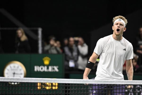 Davidovich se despide en octavos de París tras caer ante Zverev en el torneo de tenis