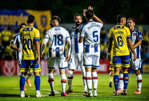 Betis y Alavés destacan con goleadas, mientras Espanyol, Levante y Celta luchan por su pase a la Copa