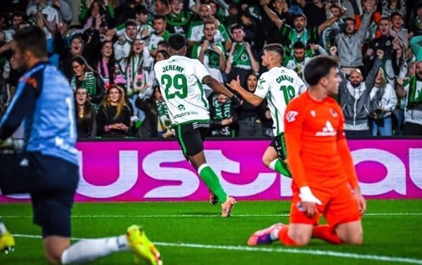 fotonoticia_20251031233231_600.jpg Racing afianza su liderato con una victoria 1-0 sobre la Real B