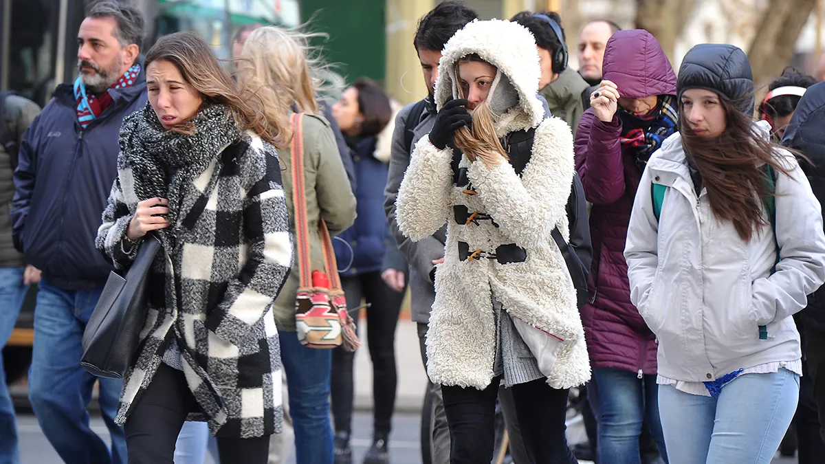 Frío polar en Uruguay con cielo cubierto sobre Montevideo y temperaturas bajas en octubre.