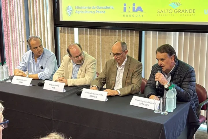 Autoridades uruguayas firman convenio para proteger la citricultura uruguaya del HLB.