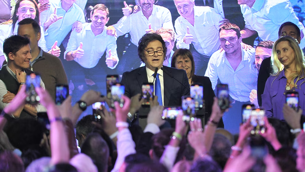 Triunfo de La Libertad Avanza: la noche que redefinió el equilibrio de poder en la Casa Rosada 1 Triunfo de La Libertad Avanza en las elecciones argentinas