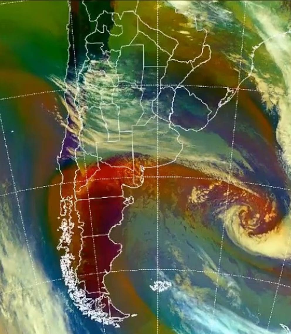 Buenos Aires bajo el frío polar: así seguirá el clima los próximos días 32 Frío polar en Buenos Aires con el AMBA cubierto de nubes y temperaturas cercanas a los 5 grados.