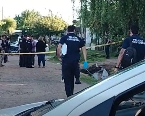 “Policía investiga asesinato en Salto tras tiroteo en barrio Quiroga”.