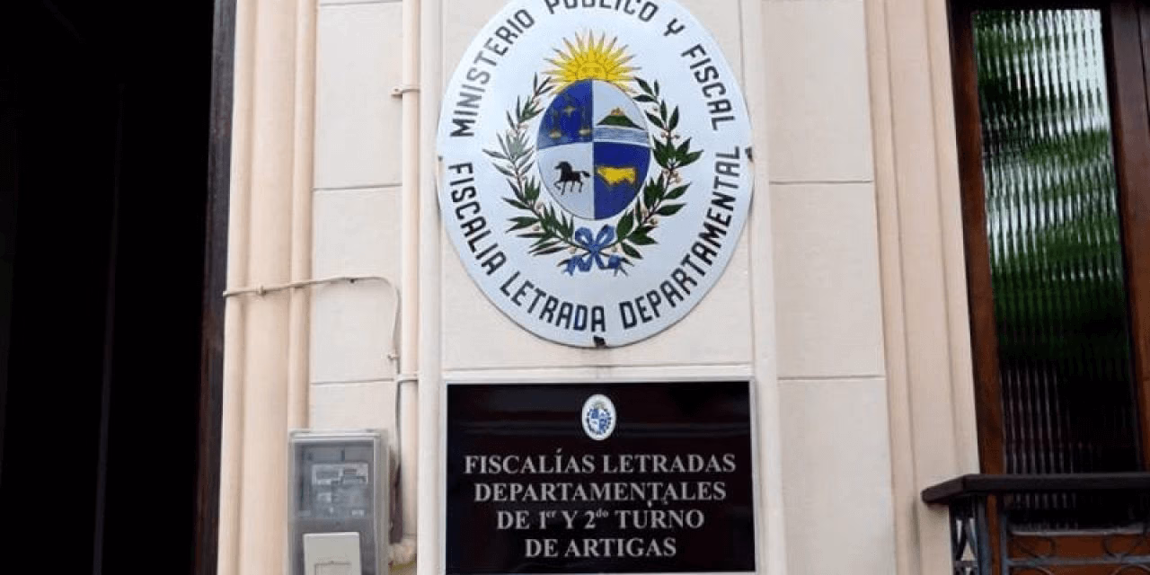 Sede de la Fiscalía de Artigas, donde se formalizó con prisión a una mujer por homicidio y se investiga su reincidencia.