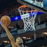 Baloncesto/NBA: Los árbitros se comunicarán por auriculares con su ‘sala VOR’