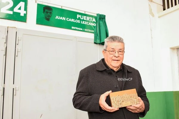 Juan Carlos ‘Chino’ Lezcano, leyenda del Elche CF, recordado tras su fallecimiento a los 87 años.