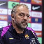 apoyo de Hansi Flick a Lamine Yamal durante entrenamiento del FC Barcelona