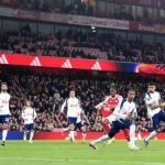 Hat trick de Eze para un Arsenal lider en el