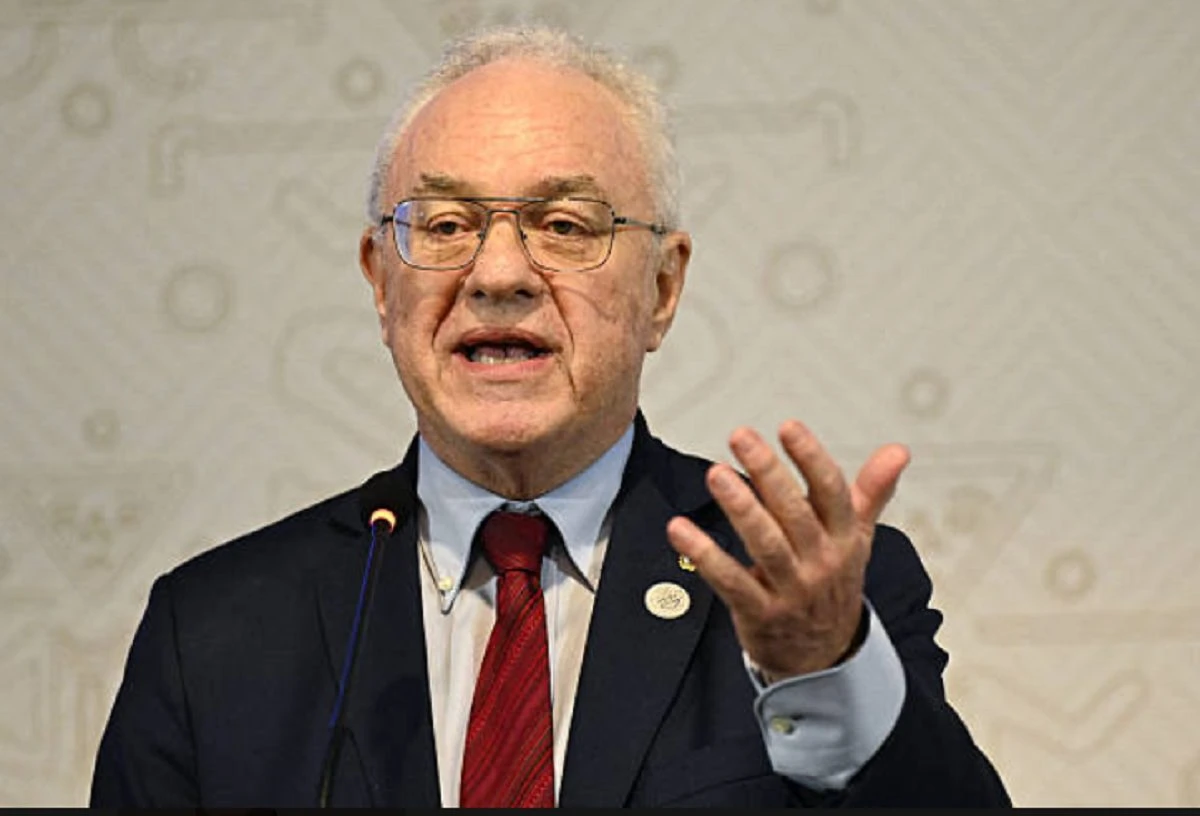 Mario Lubetkin observa con cautela el sacudimiento regional que afecta al Mercosur. Canciller Mario Lubetkin analiza el impacto del Mercosur en la estrategia exterior uruguaya