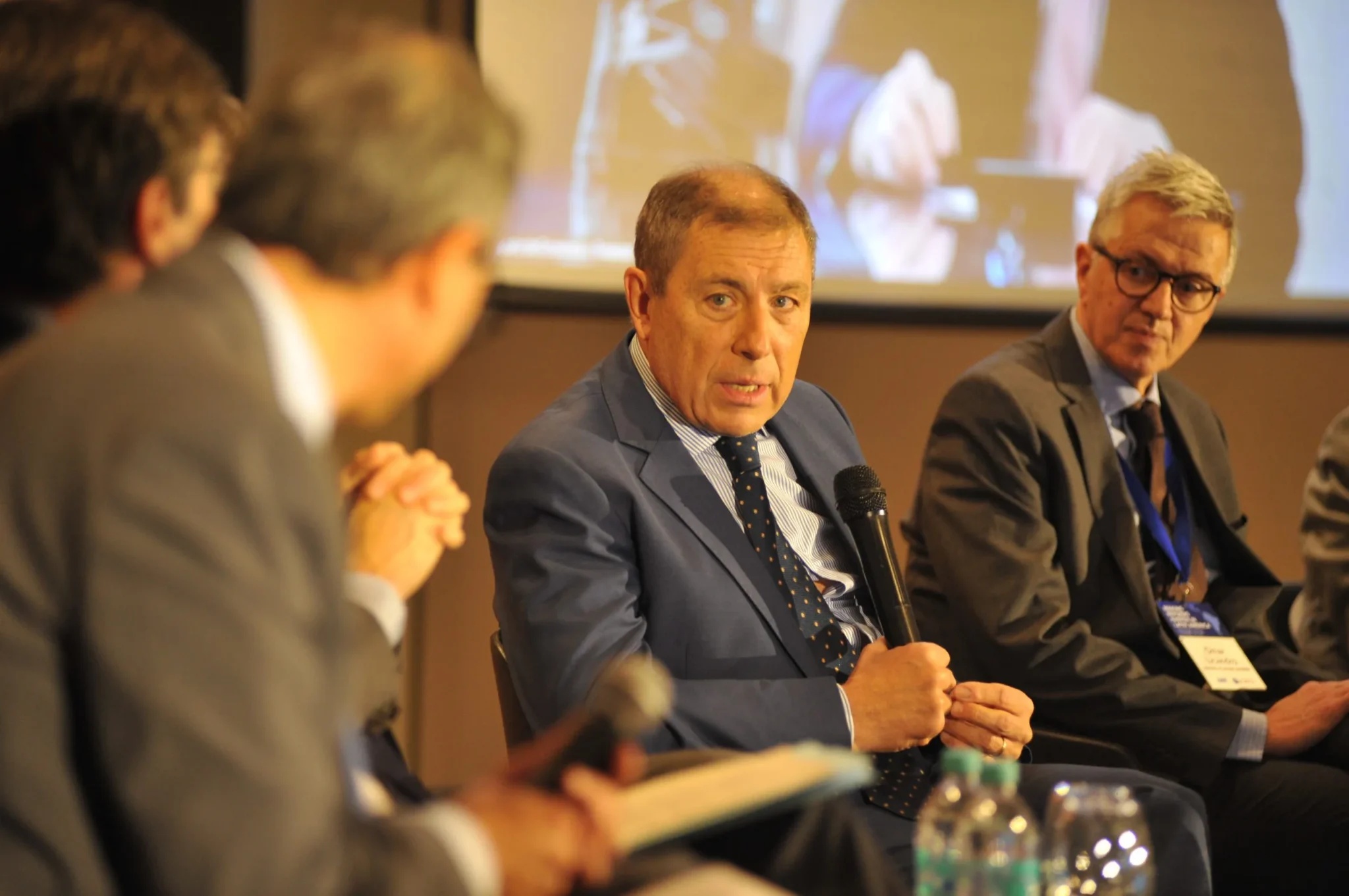 Gabriel Oddone reformas económicas en Uruguay bajo análisis crítico