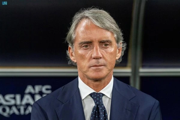 Roberto Mancini fue presentado oficialmente como nuevo entrenador del Al-Sadd catarí, iniciando un proyecto deportivo con proyección internacional. Presentación oficial de Roberto Mancini como nuevo entrenador del Al-Sadd catarí en Doha